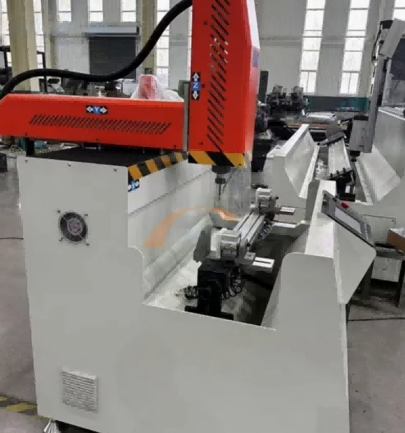 800mm vysoce přesné CNC obráběcí centrum pro velkoprofilové průmyslové hliníkové profily