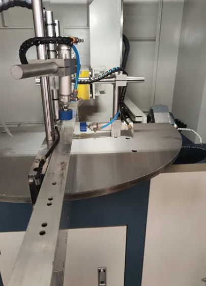 Hydraulická nástěnná zářezová pila pro velké zatížení pro silnostěnné hliníkové profily